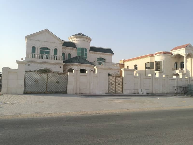 For owners of luxury and large areas central adaptation on the main street directly near the mosque