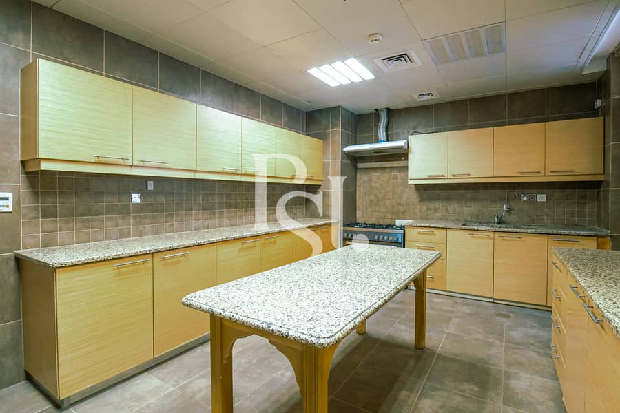 12 golf-garden-khalifa-city-a-abu-dhabi-kitchen. JPG