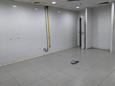 FULLY FITTED RETAIL SHOP - PRIME LOCATION IN JLT FULLY FITTED RETAIL SHOP - PRIME LOCATION IN JLT
