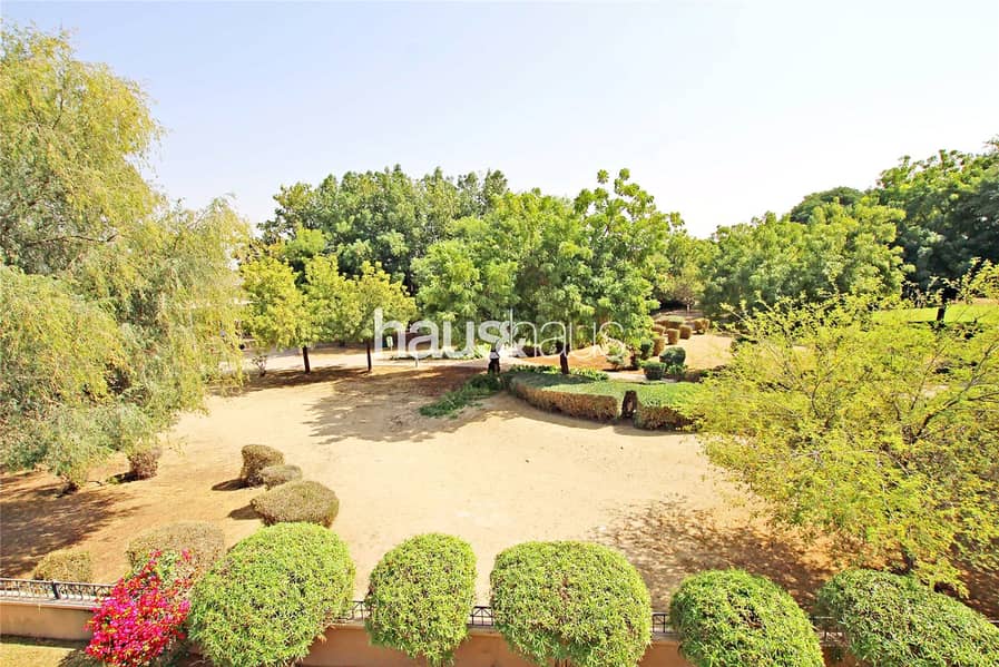 Single row | Backs the park | Type 7 | Maids - Image 8