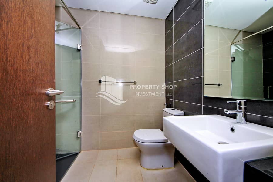 14 2-bedroom-apartment-al-reem-island-marina-square-marina-blue-bathroom-1. JPG