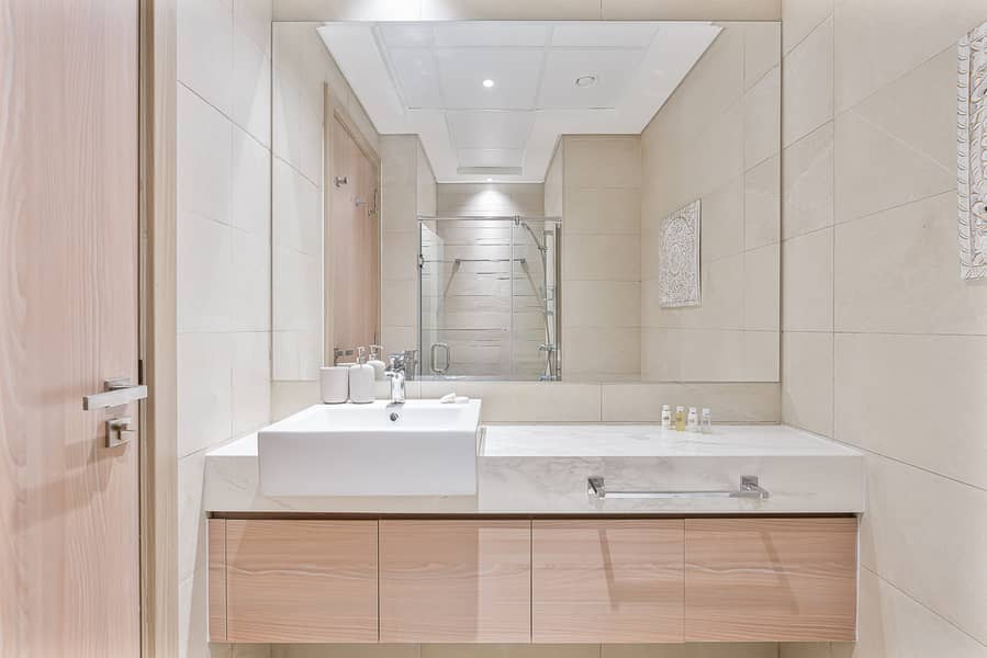 12 Bathroom. JPG
