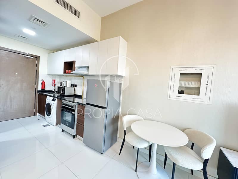 12 Kitchen - 2. jpeg