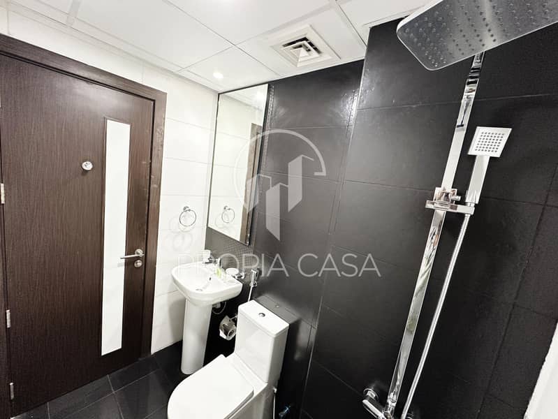 18 Bathroom - 2. jpeg
