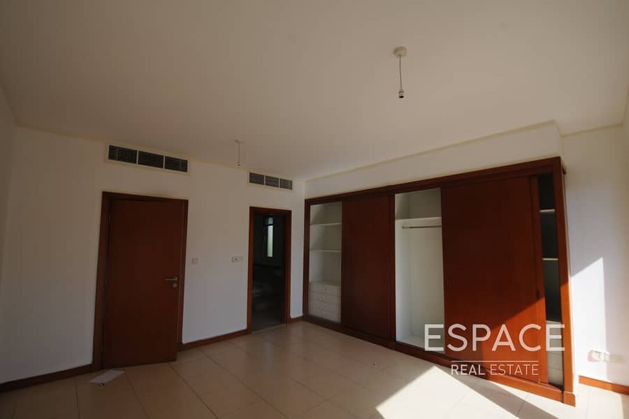 Saheel Villa | Large Plot | Park View - Image 6