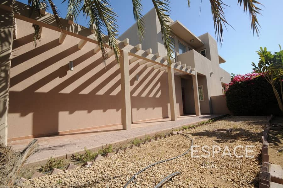 Saheel Villa | Large Plot | Park View - Image 8