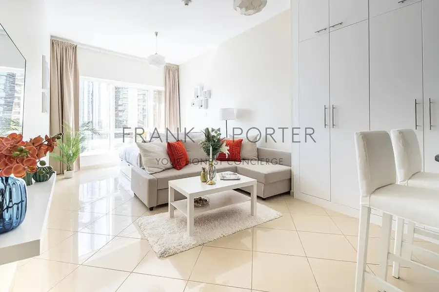Bright Studio in JLT with Relaxing Lake Views | Ideal for Mid - Term Rental, Monthly & Weekly Stays | All Bills Inclusive