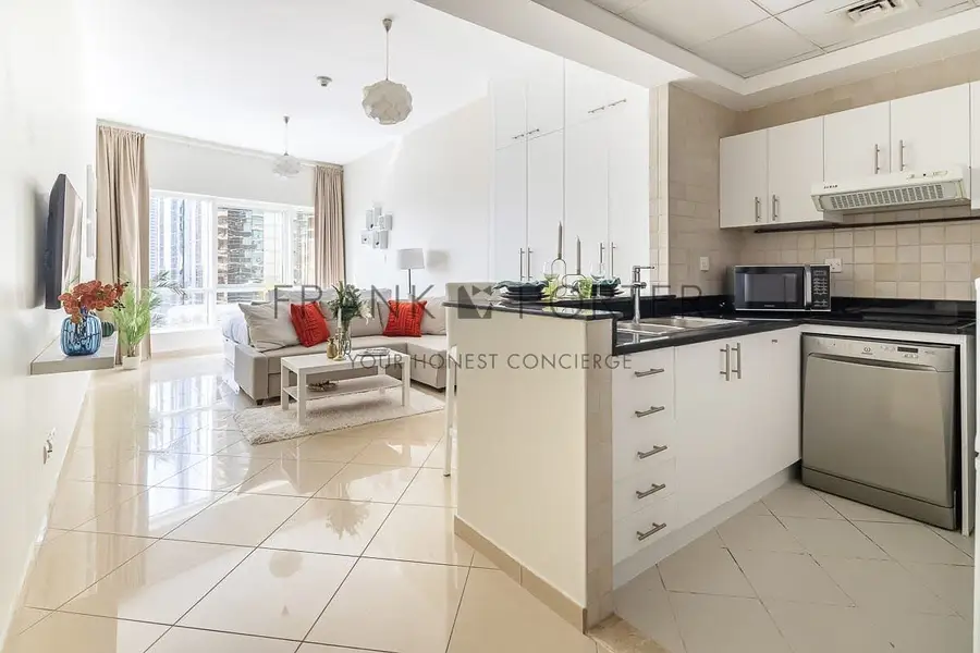 Bright Studio in JLT with Relaxing Lake Views | Ideal for Mid - Term Rental, Monthly & Weekly Stays | All Bills Inclusive