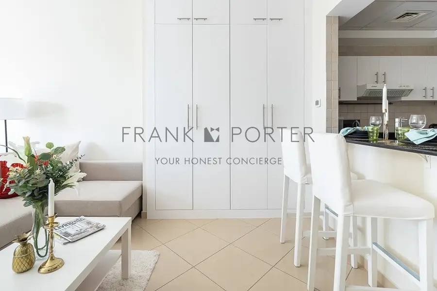 Bright Studio in JLT with Relaxing Lake Views | Ideal for Mid - Term Rental, Monthly & Weekly Stays | All Bills Inclusive
