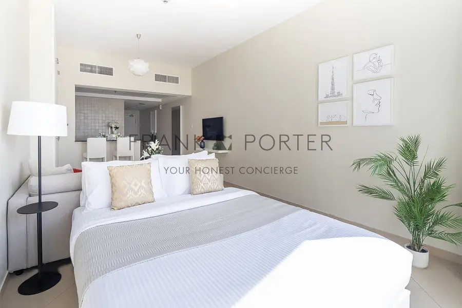 Bright Studio in JLT with Relaxing Lake Views | Ideal for Mid - Term Rental, Monthly & Weekly Stays | All Bills Inclusive