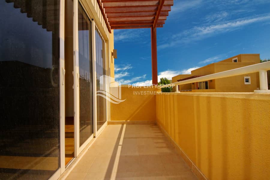 4 3-bedroom-villa-abu-dhabi-al-dar-al-raha-gardens-balcony-3. JPG