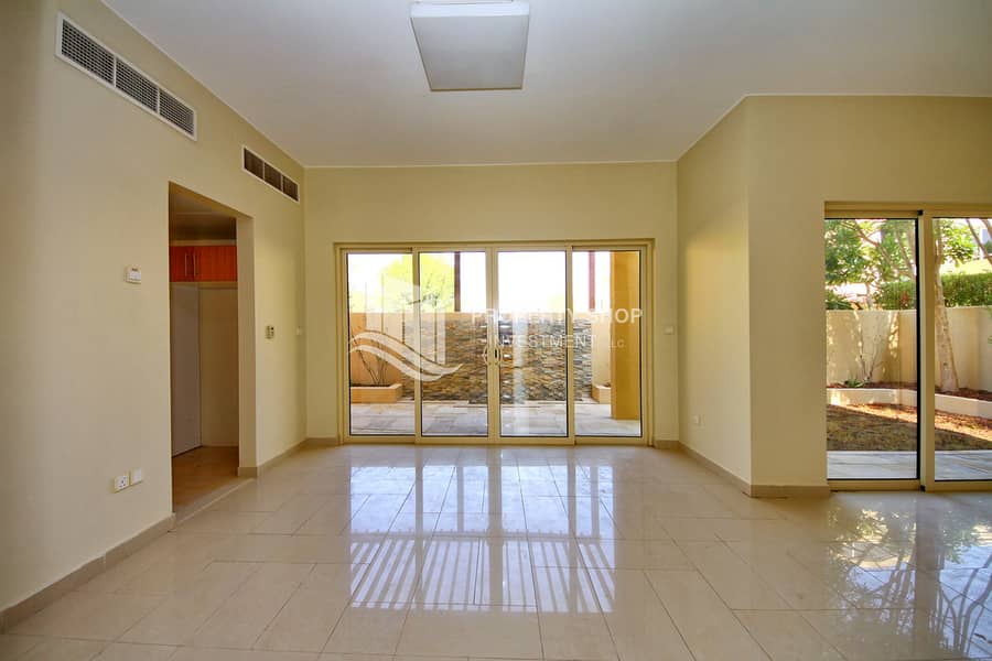 6 3-bedroom-villa-abu-dhabi-al-dar-al-raha-gardens-dining-area. JPG