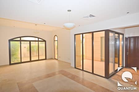 4 Bed | Huge plot size | Available July 4 Bed | Huge plot size | Available July