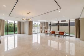 Luxurious and Spacious Villa with Sea Views