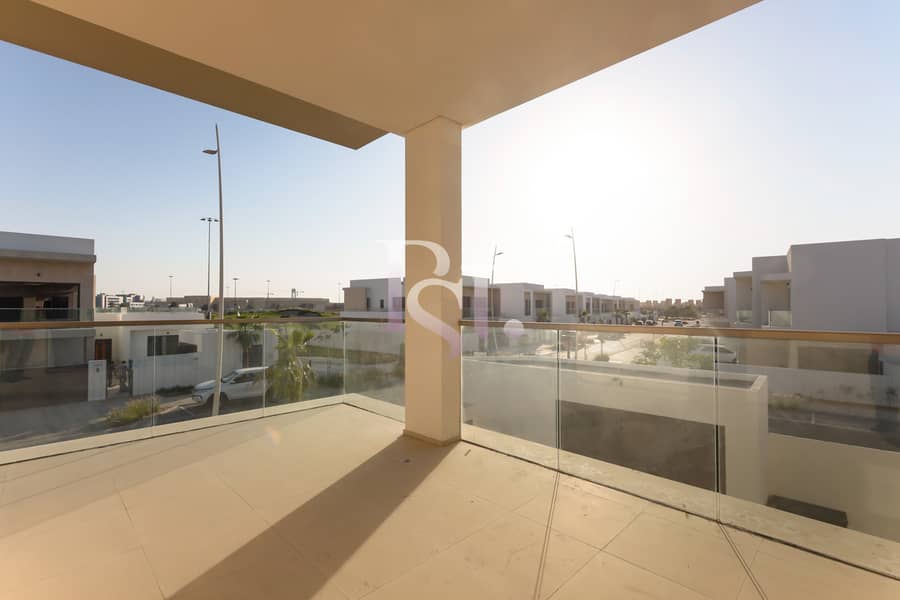 2 yas-acres-yas-island-abu-dhabi-balcony (4). JPG