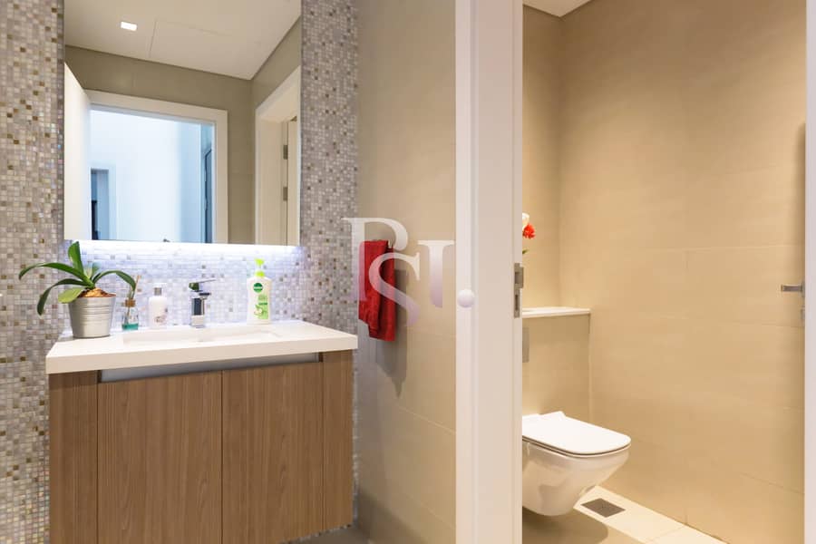 8 yas-acres-yas-island-abu-dhabi-bathroom. JPG