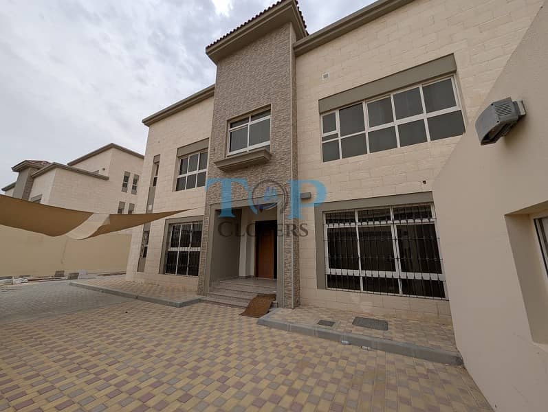 位于阿尔伊卡比耶，Al Khalidiyya 7 卧室的别墅 160000 AED - 10993833