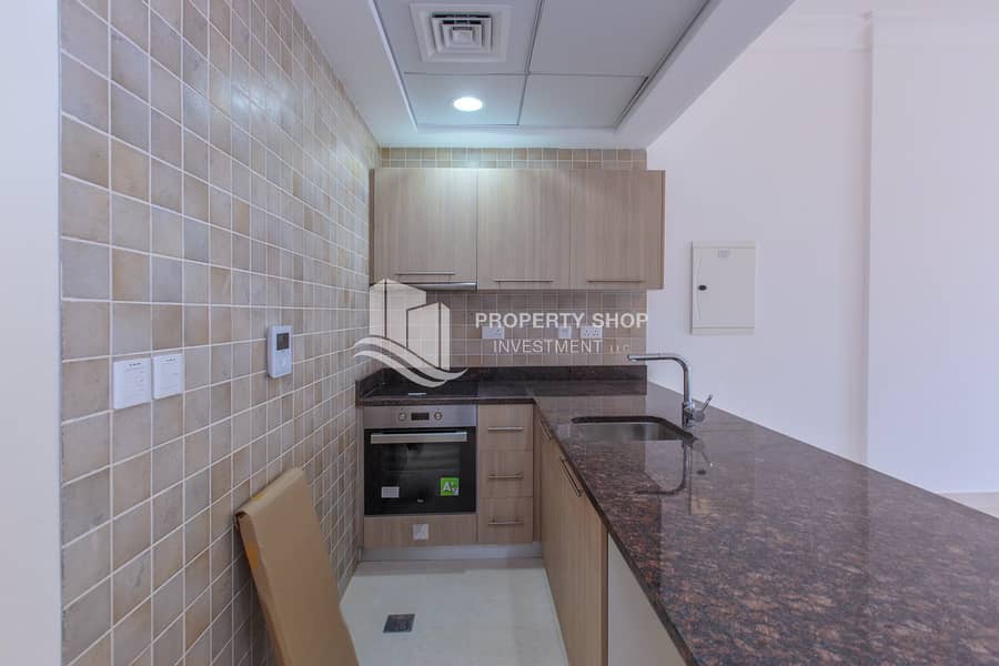 7 studio-apartment-abu-dhabi-yas-island-ansam-tower-3-kitchen. JPG