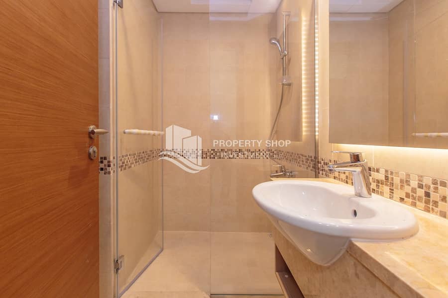 8 studio-apartment-abu-dhabi-yas-island-ansam-tower-3-bathroom. JPG