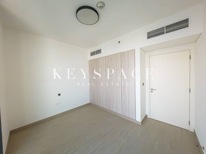 8 Room25. jpg