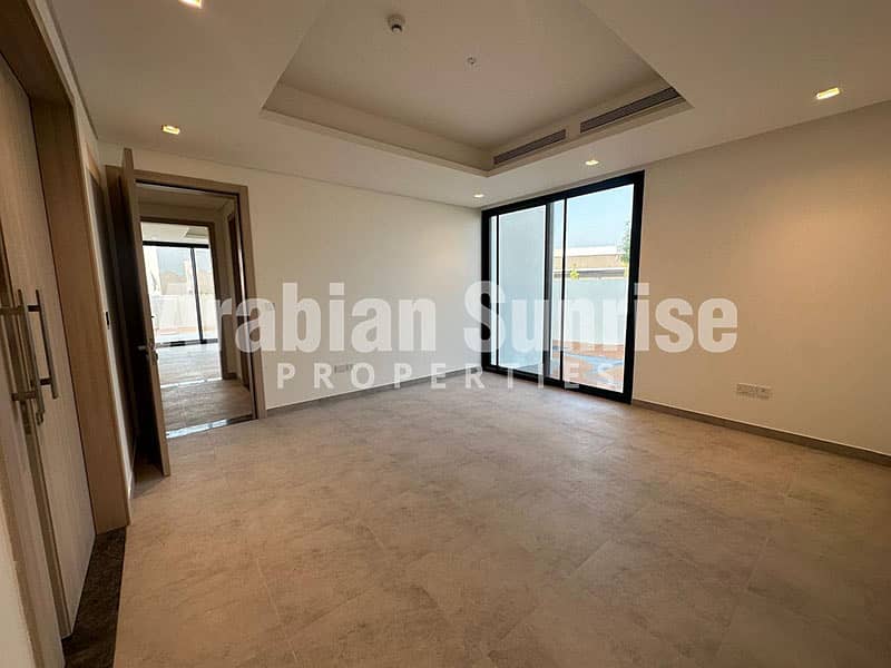 9 The-Dunes-V-114-5BR-Bedroom-2. jpg