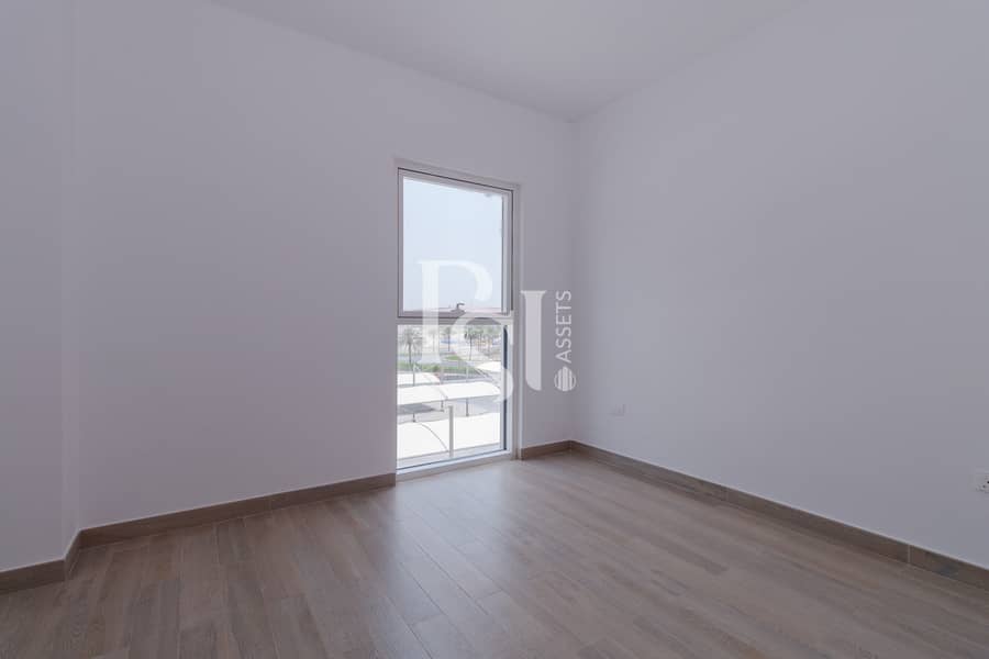 6 building-5-waters-edge-yas-island-abu-dhabi-bedroom (2). JPG