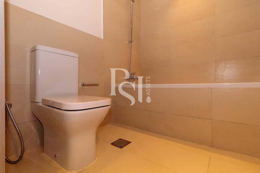 16 building-5-waters-edge-yas-island-abu-dhabi-bathroom (6). JPG