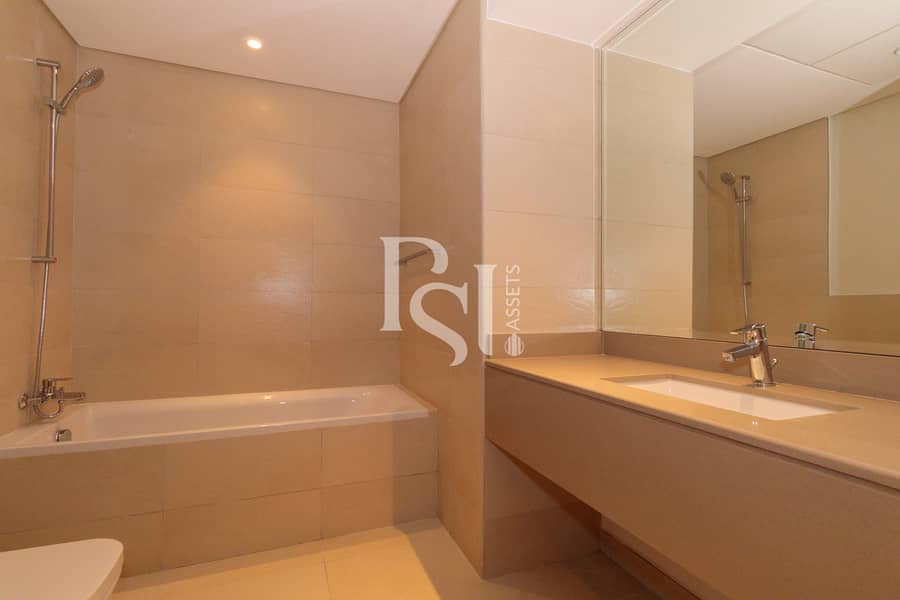 17 building-5-waters-edge-yas-island-abu-dhabi-bathroom (2). JPG