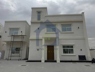 5 Bedroom Villa for Sale in Khalifa City, Abu Dhabi - bb41d200-6920-4a5b-858d-35de2e4e451c. jpg