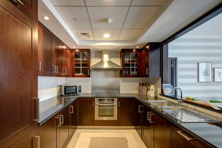 16 Kitchen. jpeg