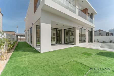 CUL-DE-SAC | 5 EN-SUITE BEDROOMS | HIGH FINISH