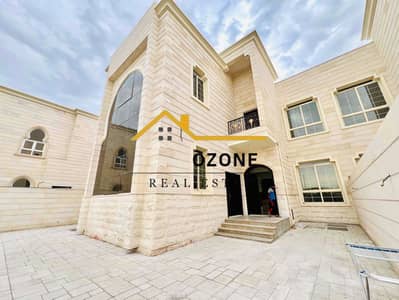 Huge villa at prime location
