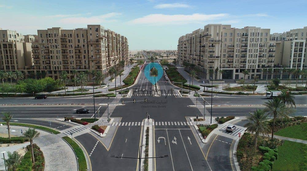 2 town-square-gallery2. jpg
