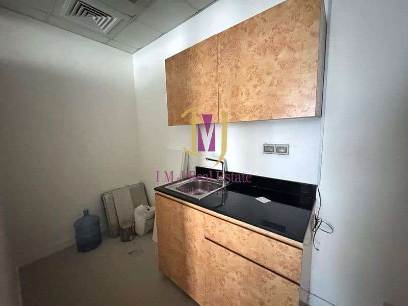 11 aff78680-49d9-4898-8916-3dcb15089185. jpg