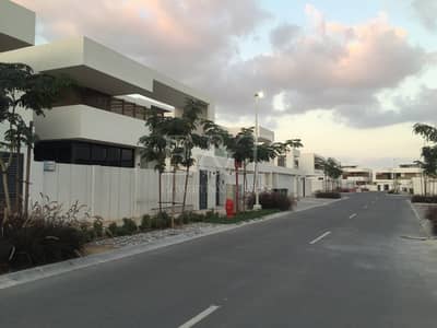 5BR Villa | Big Plot | 0% Service charge 5BR Villa | Big Plot | 0% Service charge