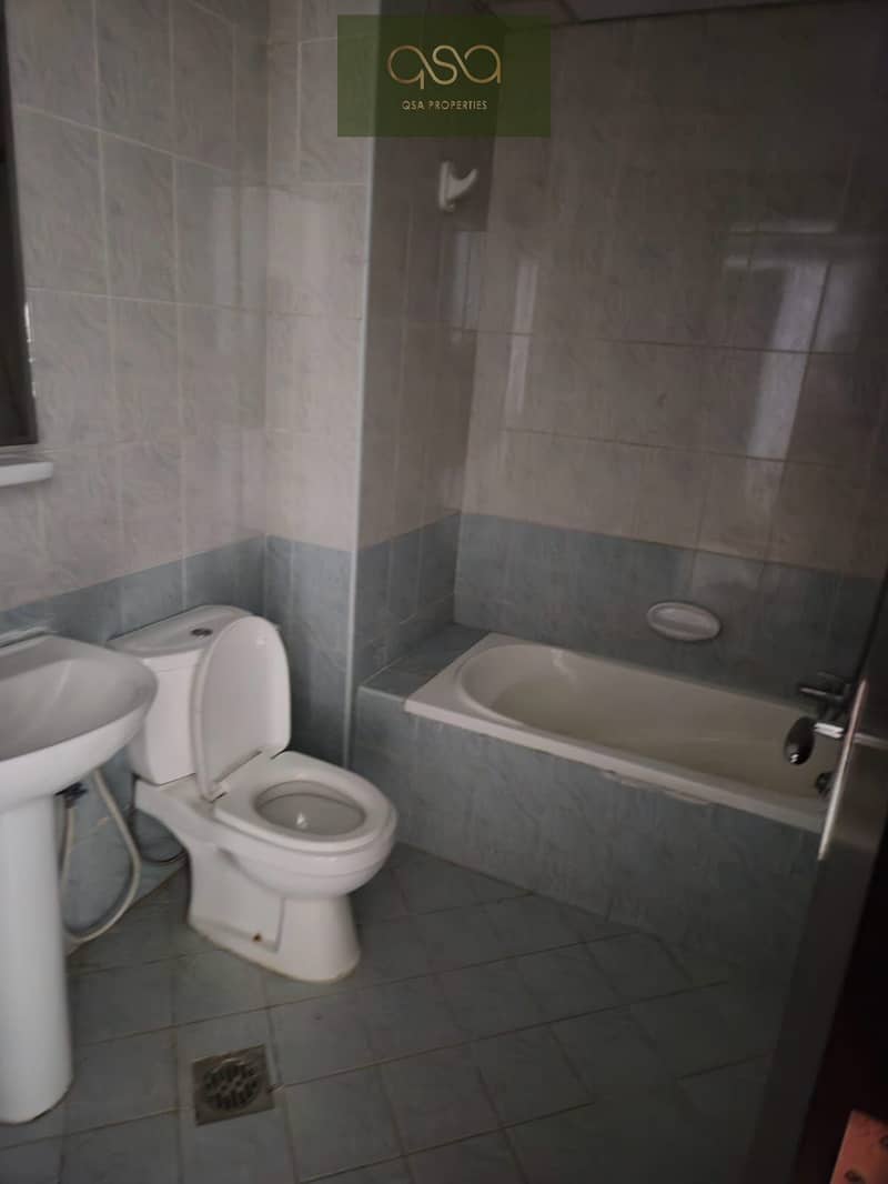 10 d735c80a-c1e5-4ab3-a300-e66e3bdb97ad. jpeg