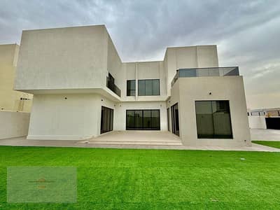 Spacious 4 Bedroom Villa |  Garden | Curtains