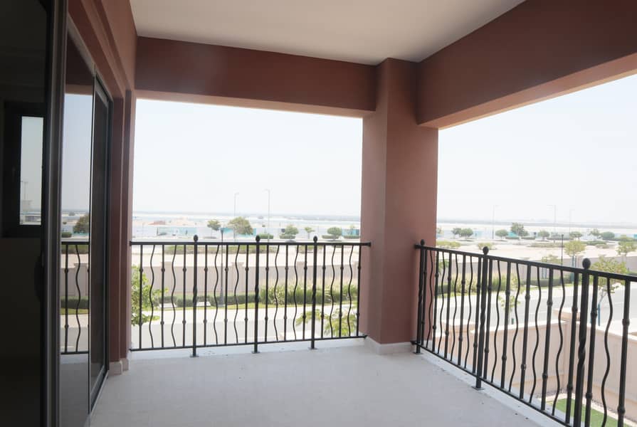 4BR Villa-Renovated Living Room: Book Now 4BR Villa-Renovated Living Room: Book Now