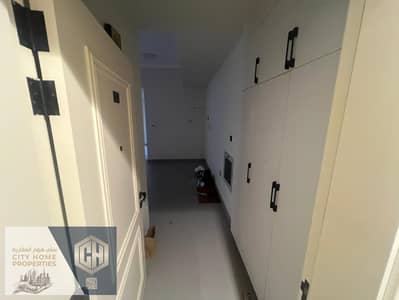 Al Mowaihat 3 is close to Mohammed bin Zayed Street and Al Tallah