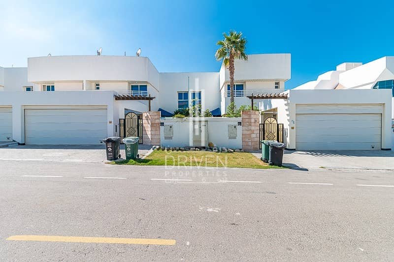 Compound Villa with Peaceful Environment Compound Villa with Peaceful Environment