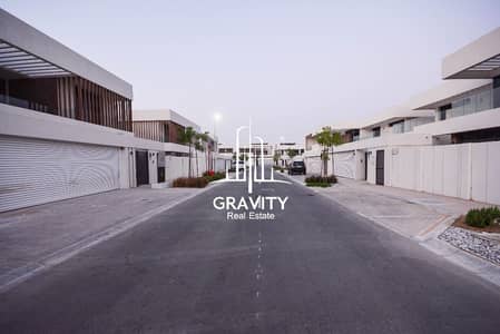 Family home 4BR Villa in West Yas w/ cozy layout Family home 4BR Villa in West Yas w/ cozy layout