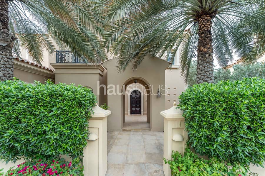 Exclusive | Park and Pool Backing | Quiet Location Exclusive | Park and Pool Backing | Quiet Location