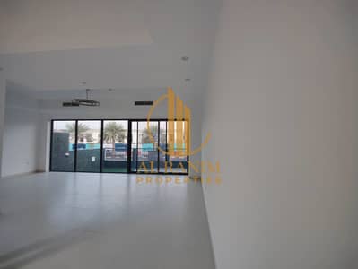 SINGLE ROW | BRAND NEW | SPACIOUS LAYOUT