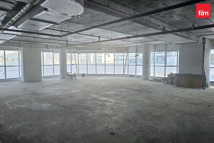 Full floor including retail space | Prime Location Full floor including retail space | Prime Location