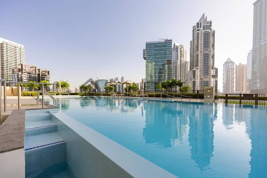 21 pool 2911 burj crown. jpg