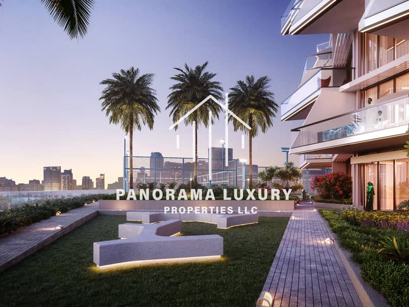 3 Exterior Royale 5. jpg