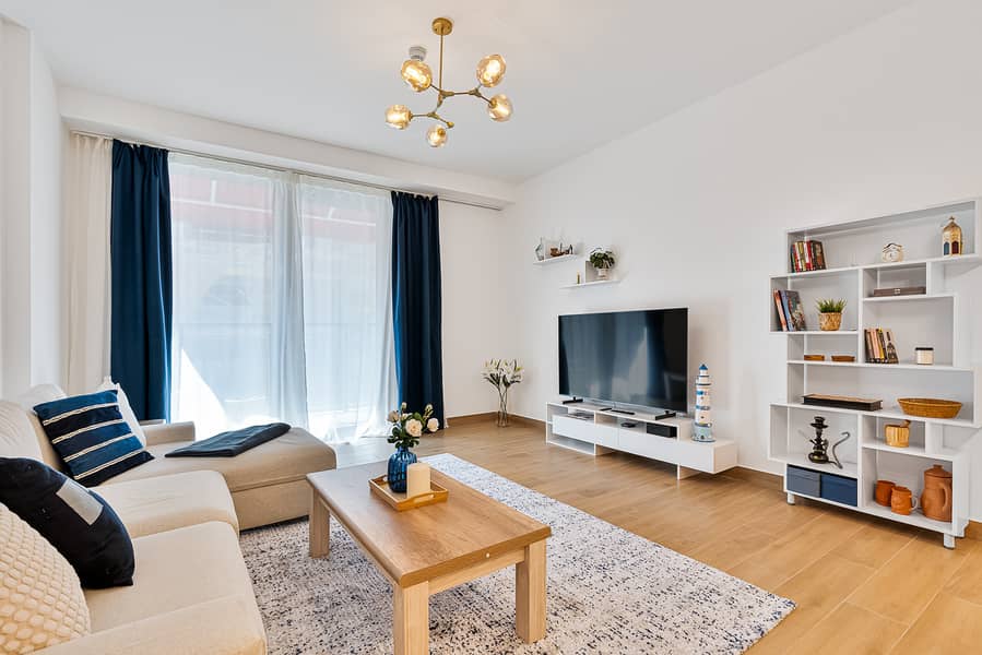 7 Living area. jpg