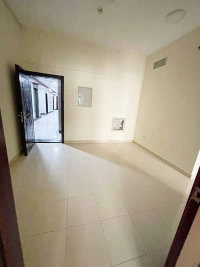 PAID PARKING FREE VERY CHEAP PRICE NEAT AND CLEAN #1BHK FOR FAMLY