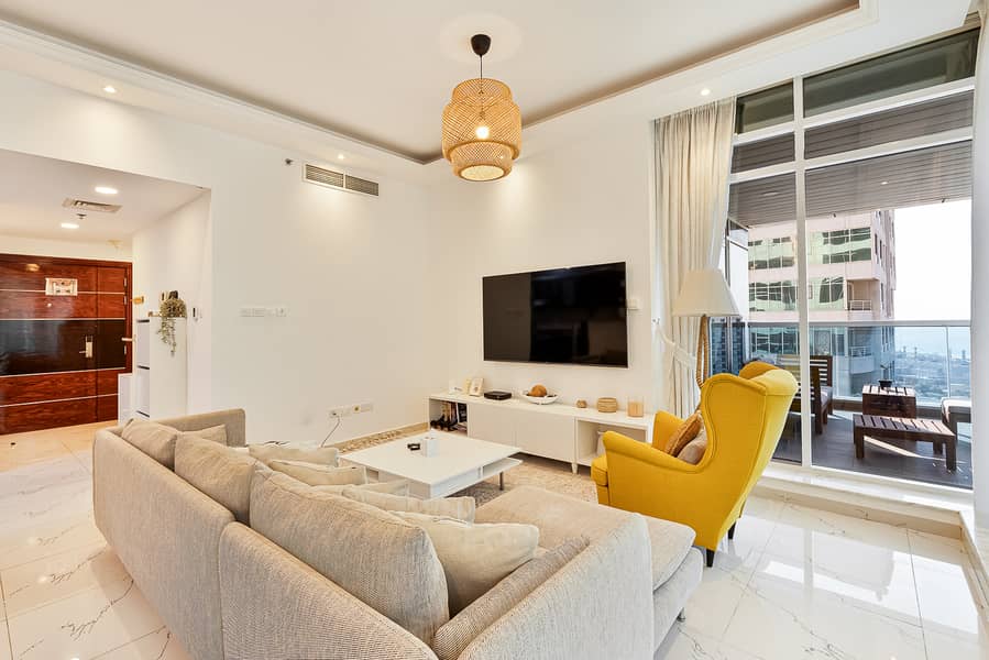 5 Living Room. jpg