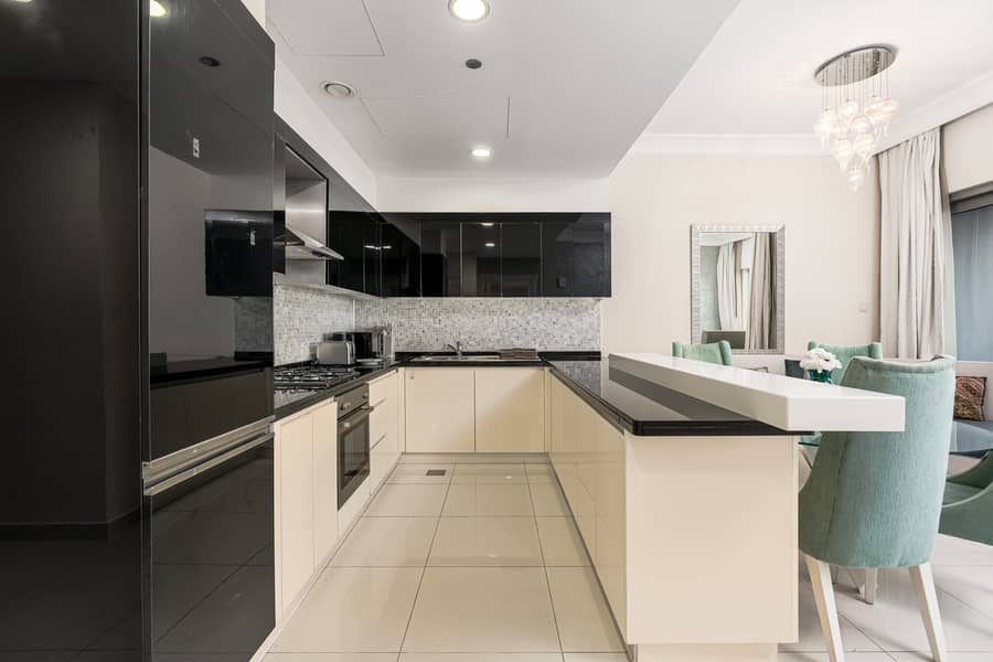 6 Full Kitchen. jpeg